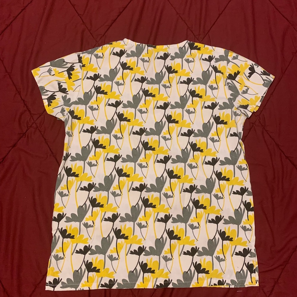 Scrub top - Picture 4 of 4